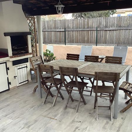 Sur Le Quai De Port Frejus Apartment Exterior foto