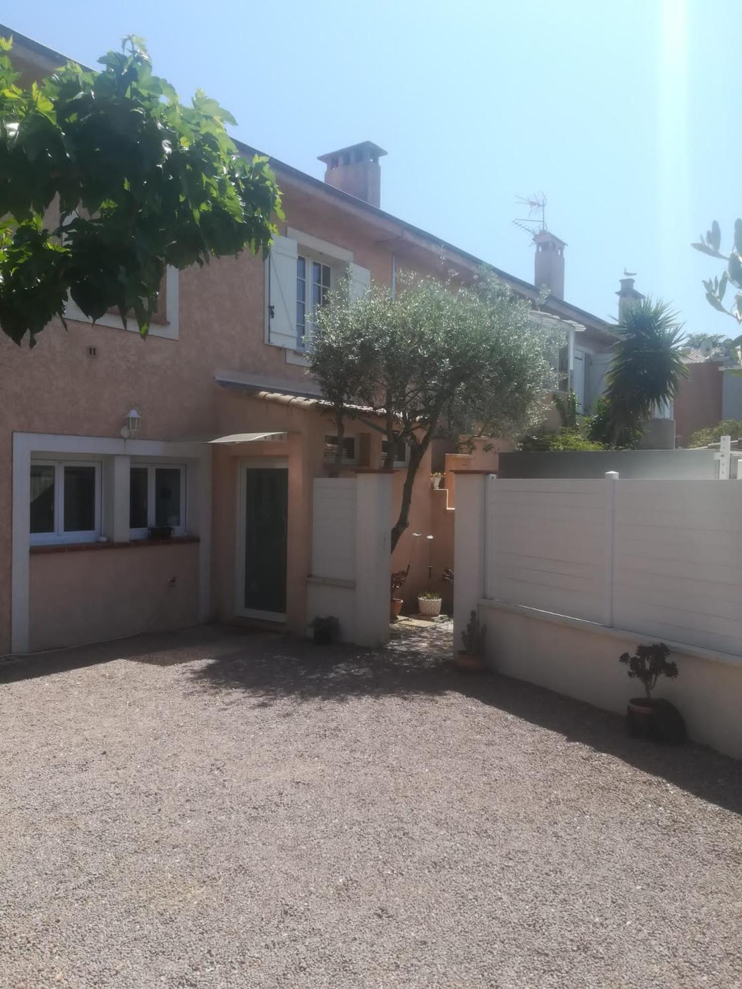 Sur Le Quai De Port Frejus Apartment Exterior foto